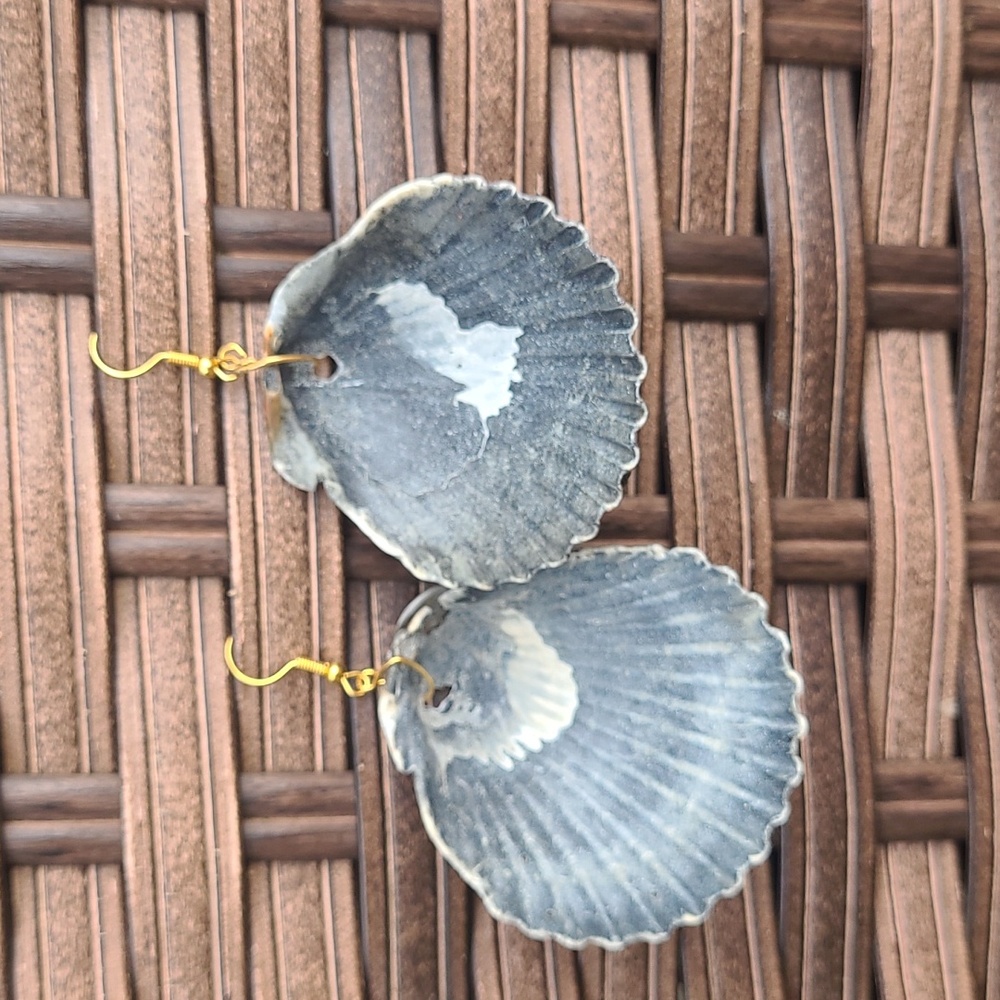 Shell earrings - Picture 2 of 4